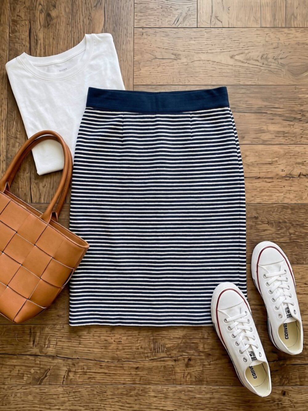 LOFT Navy & White Striped Lined Pencil Skirt with a Zippered Back Size 6